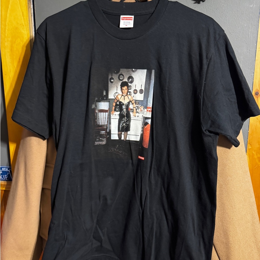 Supreme Black Graphic Tee size medium